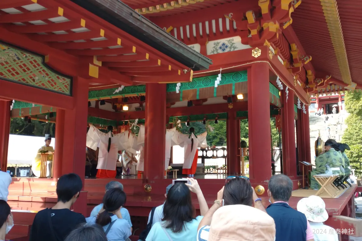 鶴岡八幡宮　舞殿